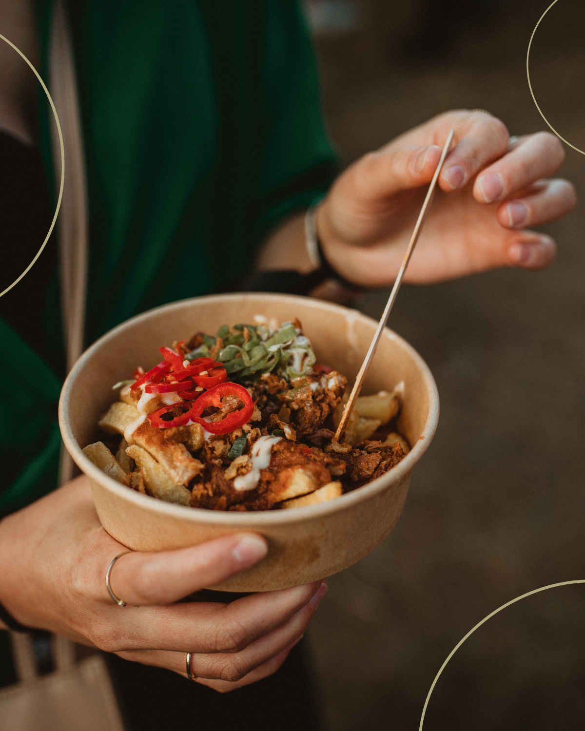 Chef bereidt premium streetfood met live vlammen